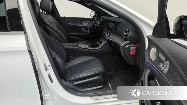 Mercedes-Benz E-Class W213 2023 Белый из Кореи, фото 2