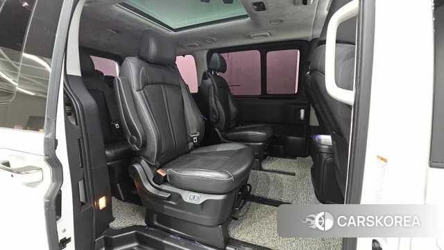 Hyundai Staria 2023 Белый из Кореи, фото 2