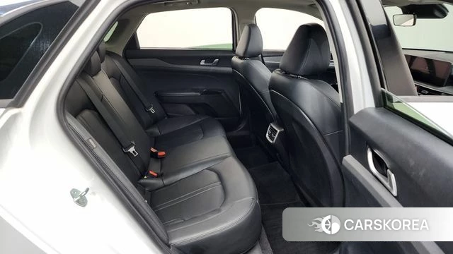 Kia The New K5 3rd generation 2024 Белый из Кореи, фото 2