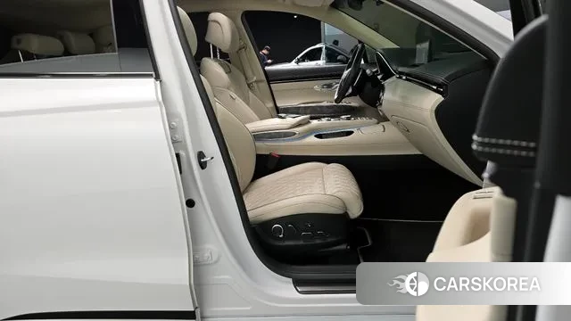 Genesis GV70 2023 Белый из Кореи, фото 2