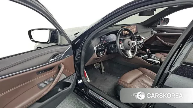 BMW 5 Series (G30) 2021 Черный из Кореи, фото 2