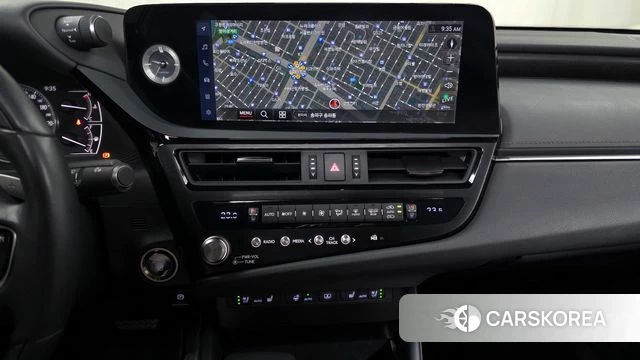 Lexus ES300h 7th generation 2024 Белый из Кореи, фото 2