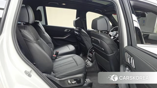 BMW X7 (G07) 2026 Белый из Кореи, фото 2