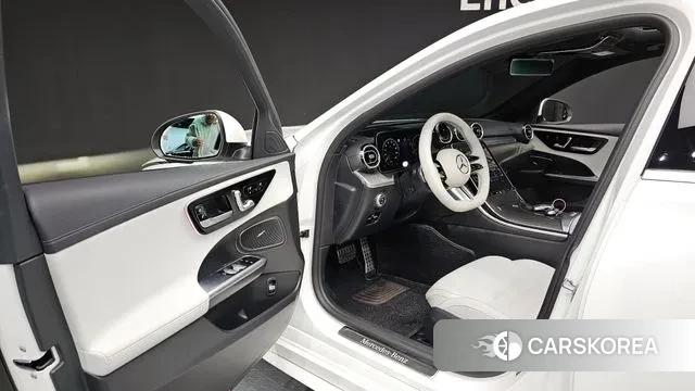 Mercedes-Benz C-Class W206 2023 Белый из Кореи, фото 2