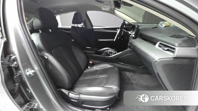 Kia K5 3rd generation 2023 Серебристо-серый из Кореи, фото 2