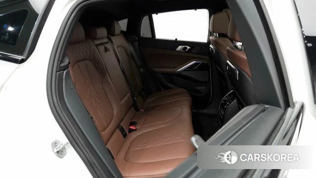BMW X6 (G06) 2024 Белый из Кореи, фото 2