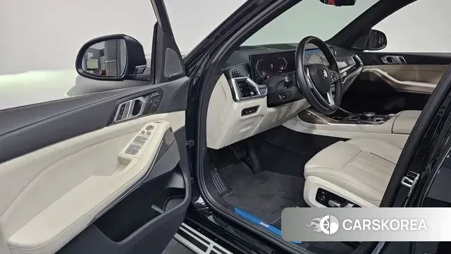 BMW X7 (G07) 2023 Черный из Кореи, фото 2