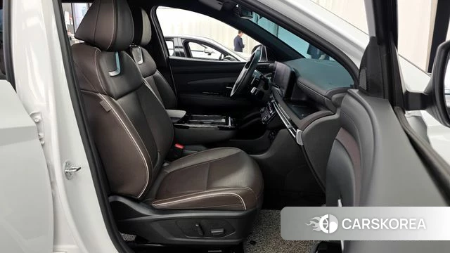 Hyundai The New Tucson (NX4) 2024 Белый из Кореи, фото 2