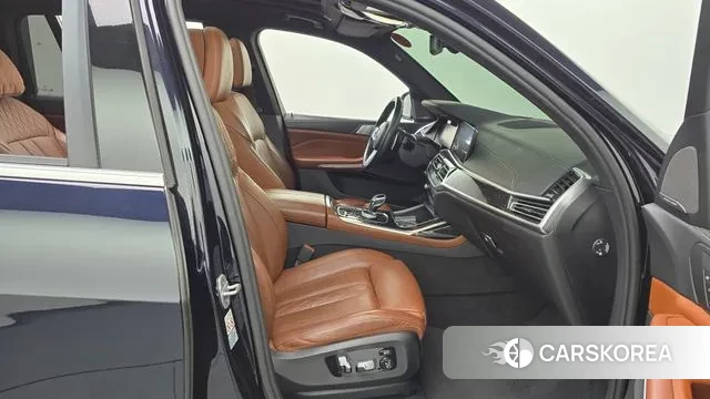 BMW X7 (G07) 2021 Черный из Кореи, фото 2