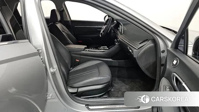 Hyundai Sonata (DN8) 2021 Серебряный из Кореи, фото 2