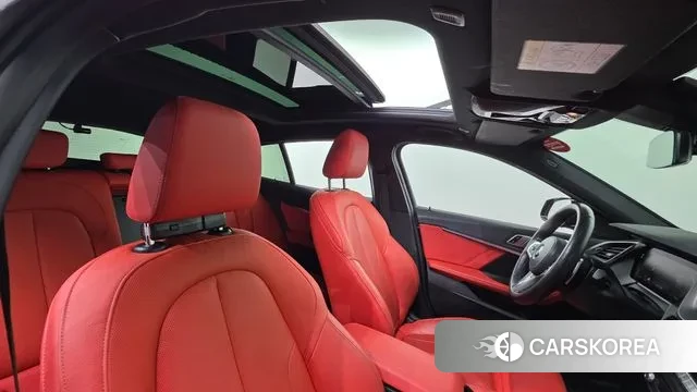 BMW 1 Series (F40) 2021 Черный из Кореи, фото 2