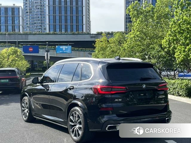 BMW X5 2023 Черный из Китая, фото 2