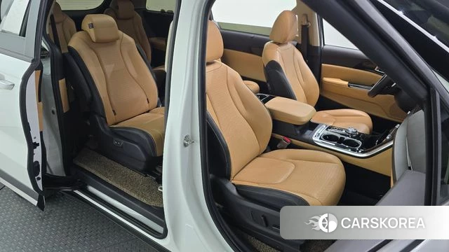 Kia Carnival 4th generation 2023 Белый из Кореи, фото 2