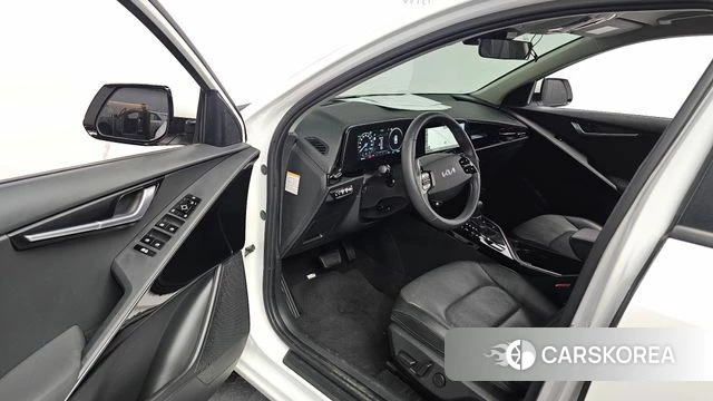 Kia Di Ol Nu Niro 2022 Белый из Кореи, фото 2