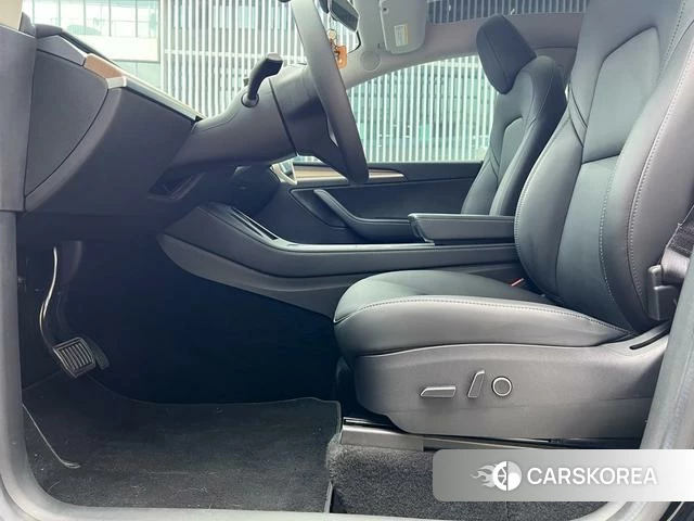 Tesla Model Y 2023 Синий из Китая, фото 2