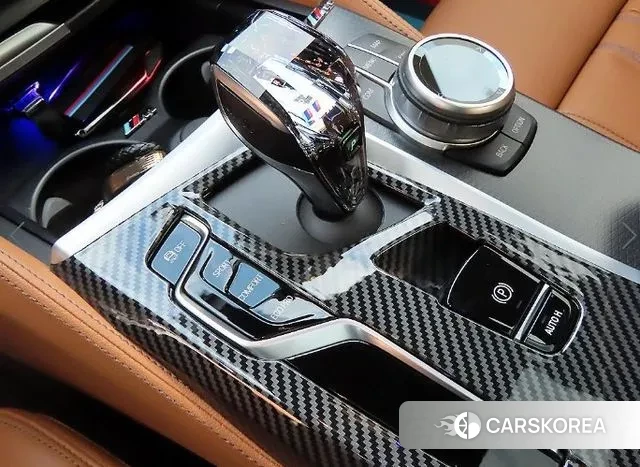 BMW 5 Series (G30) 2022 Черный из Кореи, фото 2