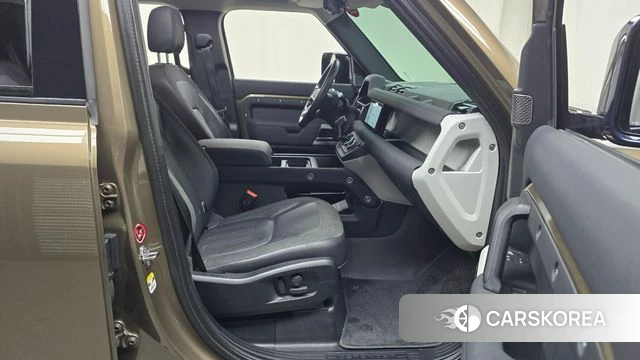 Land Rover Defender (L663) 2020 Коричневый из Кореи, фото 2