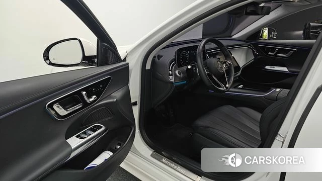 Mercedes-Benz E-Class W214 2025 Белый из Кореи, фото 2