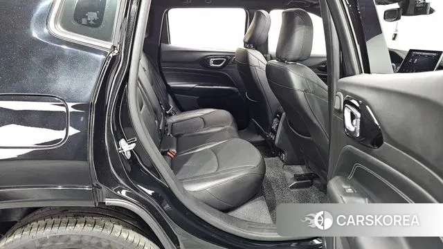 Jeep Compass 2nd Generation 2022 Черный из Кореи, фото 2