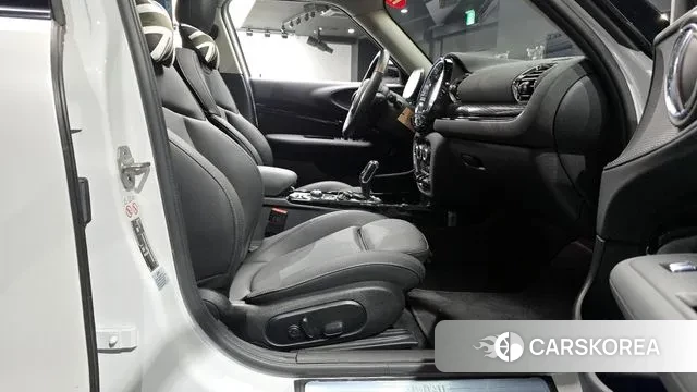 Mini Cooper Clubman 2023 Белый из Кореи, фото 2