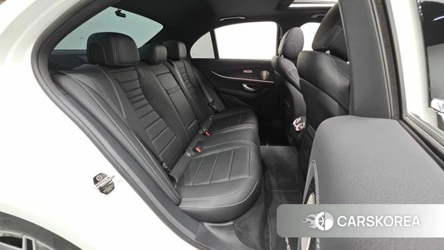 Mercedes-Benz E-Class W213 2023 Белый из Кореи, фото 2