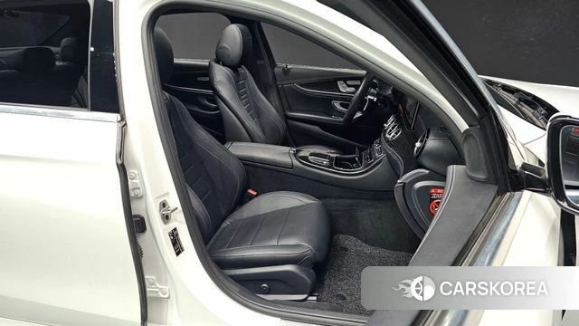 Mercedes-Benz E-Class W213 2020 Белый из Кореи, фото 2