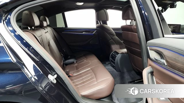 BMW 5 Series (G30) 2020 Черный из Кореи, фото 2