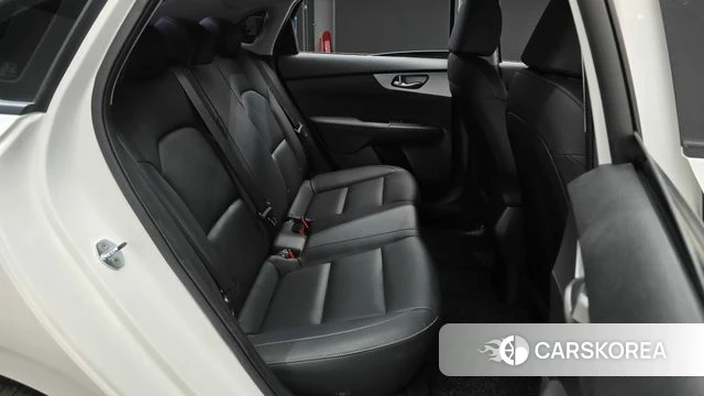 Kia The New K3 2nd generation 2021 Белый из Кореи, фото 2
