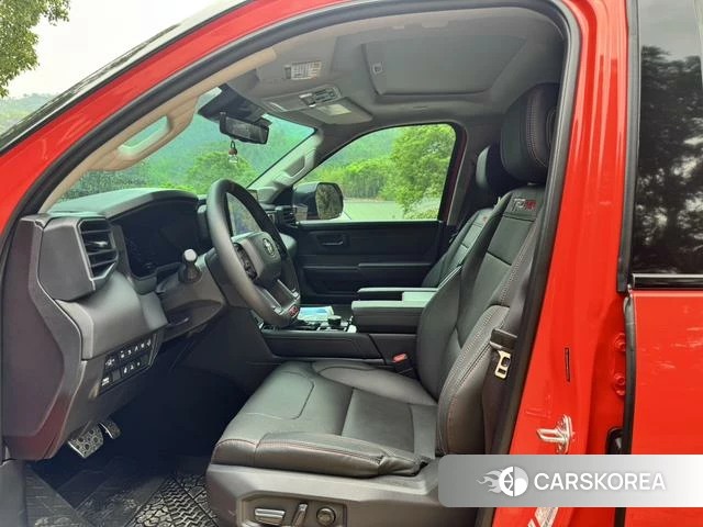 Toyota Sequoia 2025 Красный из Китая, фото 2