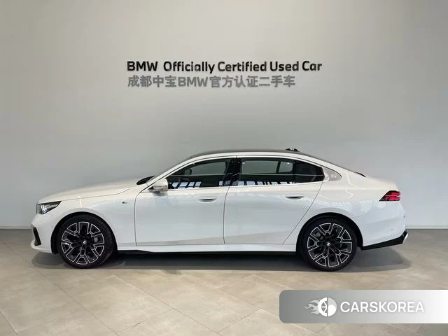 BMW 5 series 2025 Белый из Китая, фото 2