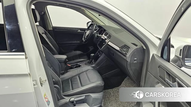 Volkswagen Tiguan second Generation 2020 Белый из Кореи, фото 2