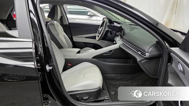 Hyundai Avante Hybrid (CN7) 2023 Черный из Кореи, фото 2