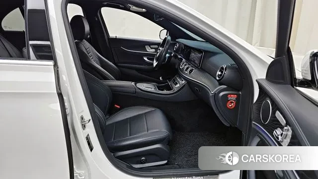 Mercedes-Benz E-Class W213 2020 Белый из Кореи, фото 2