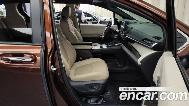 Toyota Sienna 4th Generation 2023 Коричневый из Кореи, фото 2