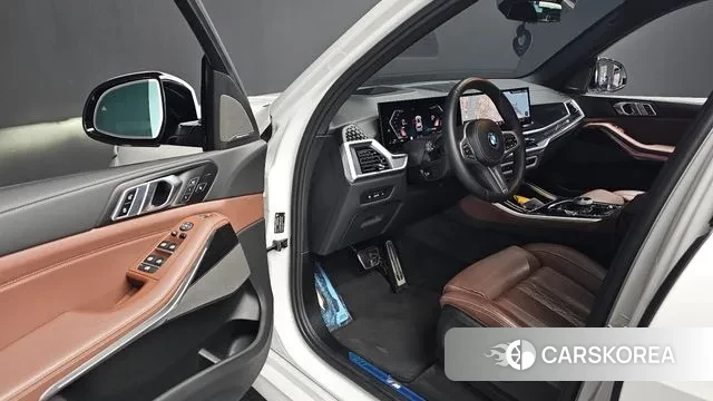 BMW X5 (G05) 2023 Белый из Кореи, фото 2