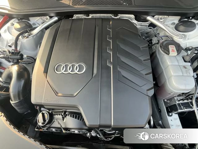 Audi A7 2023 Белый из Китая, фото 2