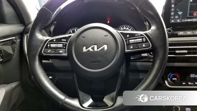 Kia Seltos 2022 Белый из Кореи, фото 2