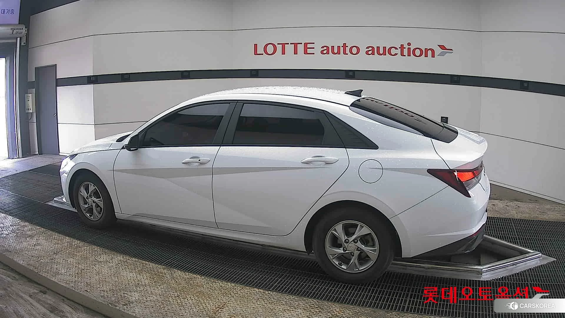 Hyundai Avante 2021 Polar White из Кореи, фото 2