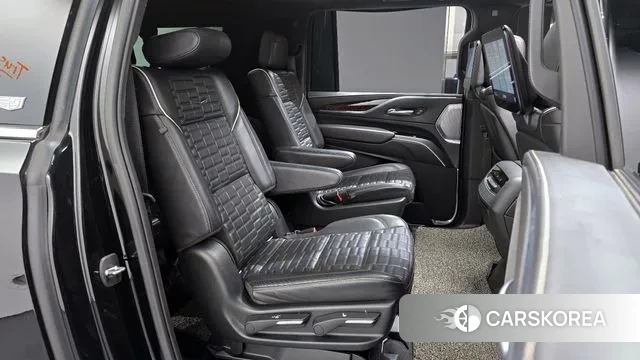 Cadillac Escalade 5th Generation 2021 Черный из Кореи, фото 2