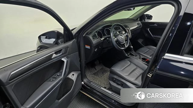 Volkswagen Tiguan second Generation 2020 Черный из Кореи, фото 2