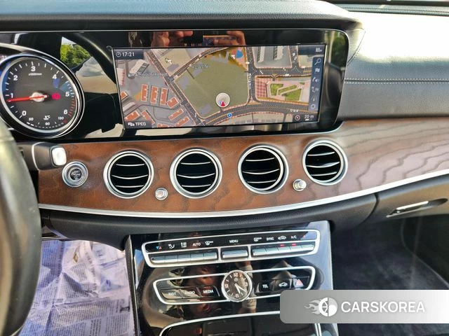 Mercedes-Benz E-Class W213 2019 Белый из Кореи, фото 2