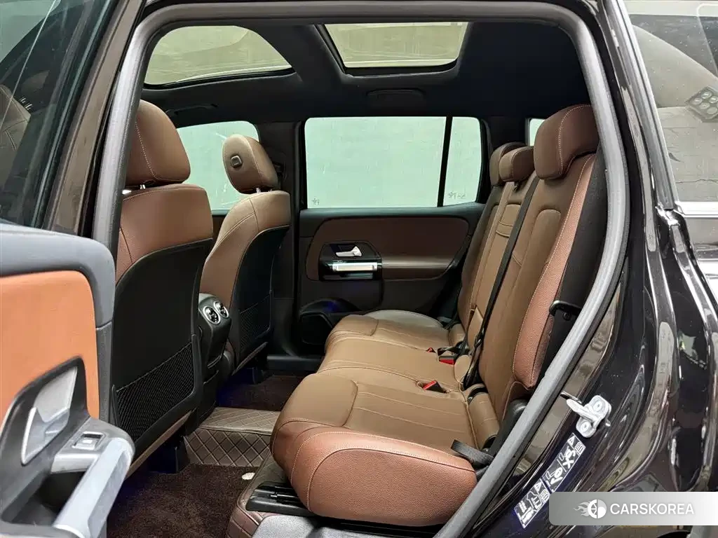 Mercedes-Benz GLB 2025 Черный из Китая, фото 2