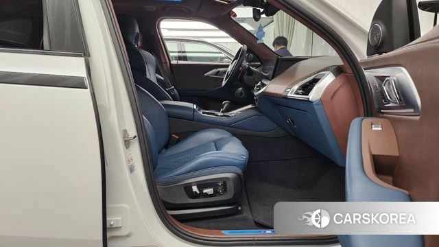 BMW XM (G09) 2023 Белый из Кореи, фото 2