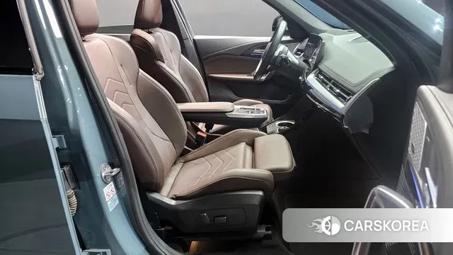 BMW X1 (U11) 2024 Небесно-голубой из Кореи, фото 2