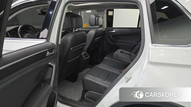 Volkswagen Tiguan second Generation 2020 Белый из Кореи, фото 2