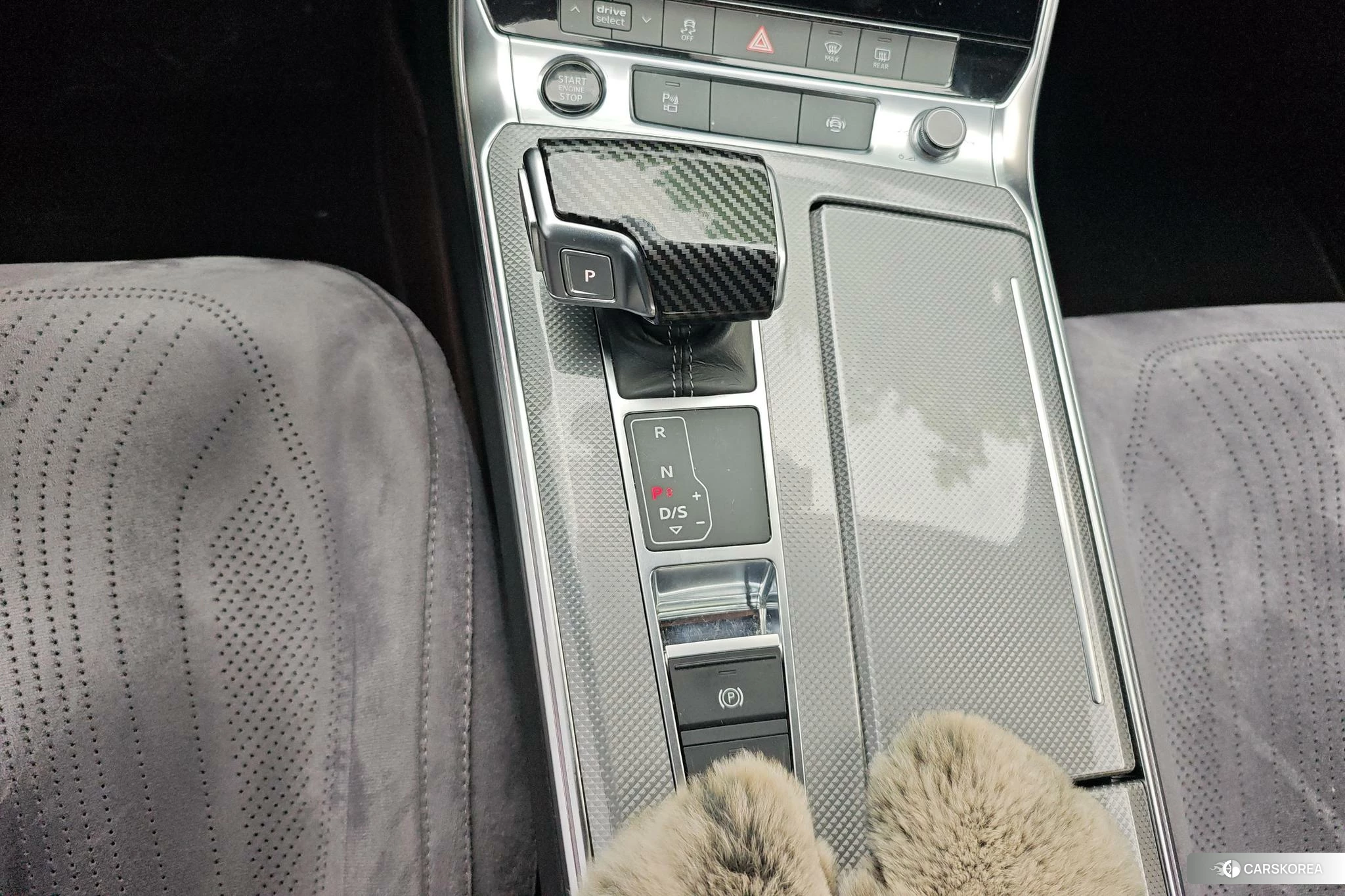 Audi A6L 2021 Черный из Китая, фото 2