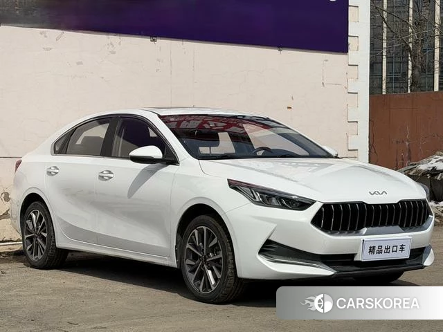 Kia K3 2022 Белый из Китая, фото 2