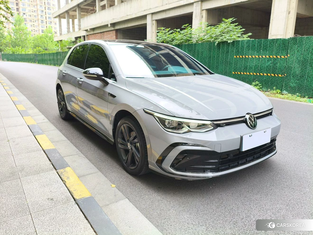 Volkswagen Golf 2023 Темно-серый из Китая, фото 2