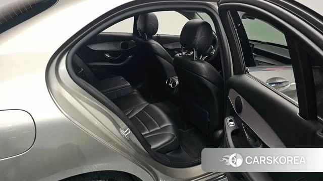 Mercedes-Benz C-Class W205 2020 Песочный из Кореи, фото 2