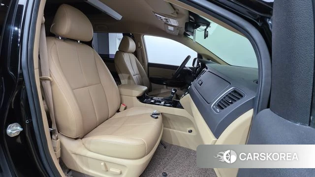 Kia The New Carnival 2019 Черный из Кореи, фото 2